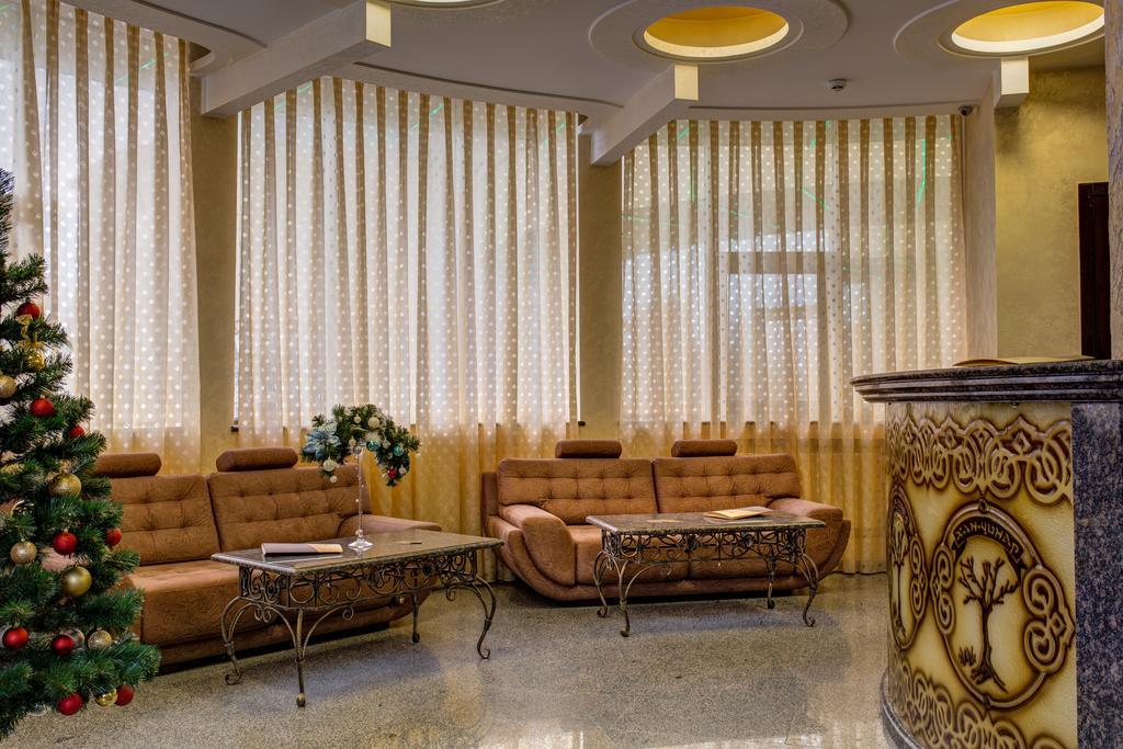 Khan-Chinar Hotel Dnipro Exterior foto